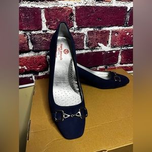 Marc Joseph Women size 9.5 Walker St Navy Nubuck